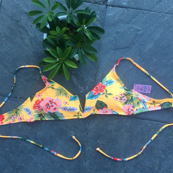 NWT bikini top from Ardene - Picture 1 of 8